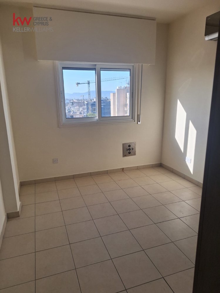 3 bedrooms Apartment in Nicosia, Cyprus No. 39837