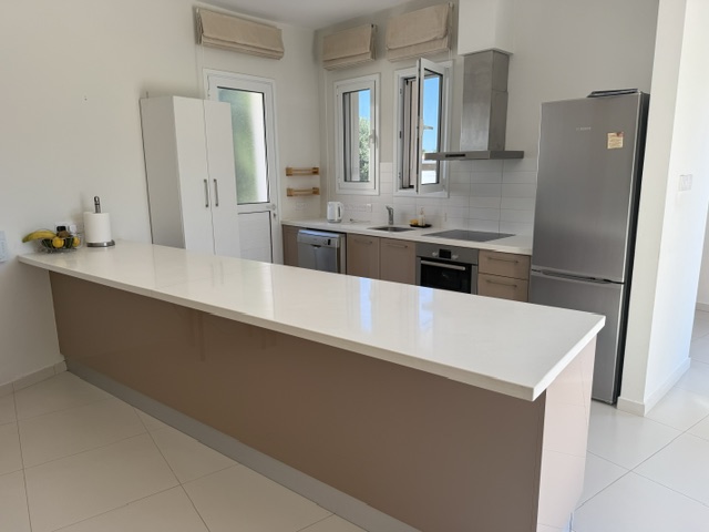 3 bedrooms Bungalow in Chloraka, Paphos, Cyprus No. 61406