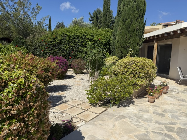 3 bedrooms Bungalow in Chloraka, Paphos, Cyprus No. 61406