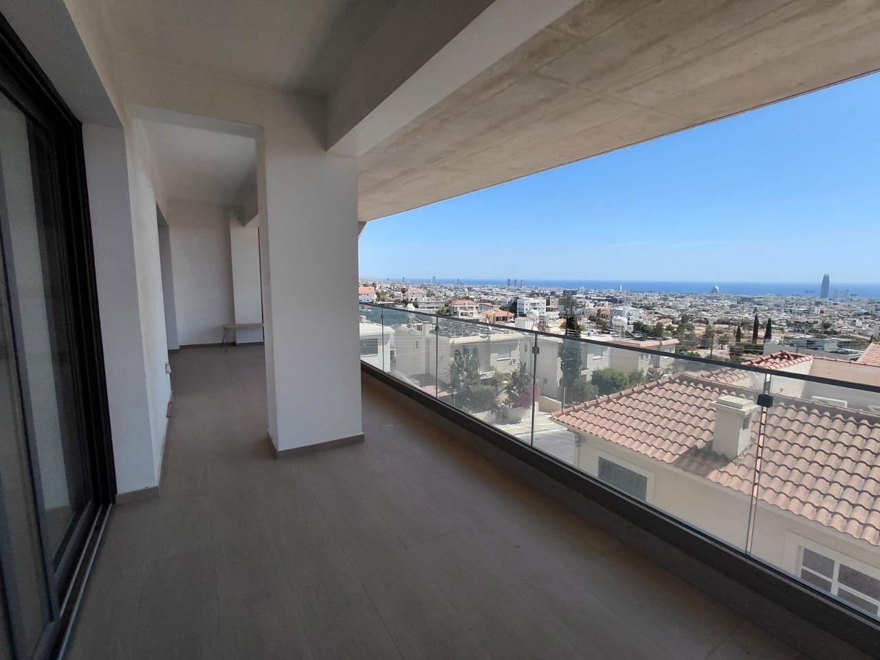 3 bedrooms Apartment in Limassol, Cyprus No. 61027