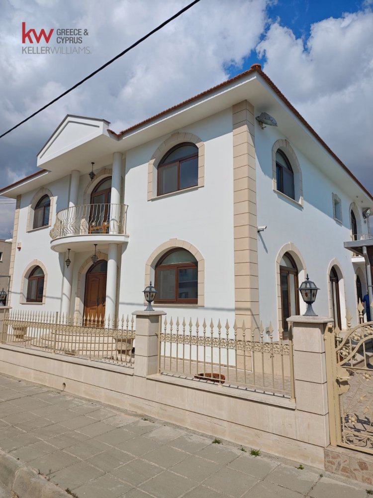 Вилла с 5 спальнями в Ливадия, Ларнака, Кипр № 40533