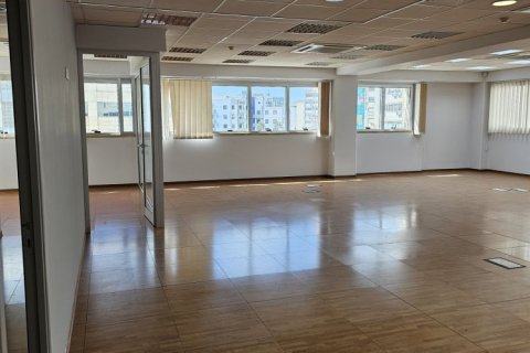 Офис 220м2 в Лимассол, Лимасол, Кипр № 40542