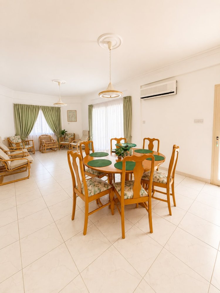4 bedrooms Villa in Germasogeia, Limassol, Cyprus No. 60569