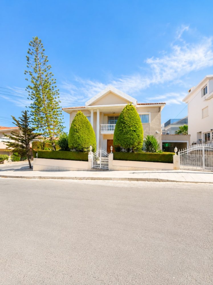 4 bedrooms Villa in Germasogeia, Limassol, Cyprus No. 60569
