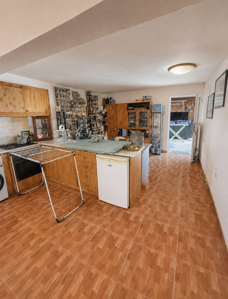 5 bedrooms Villa in Dromolaxia, Larnaka, Cyprus No. 62585