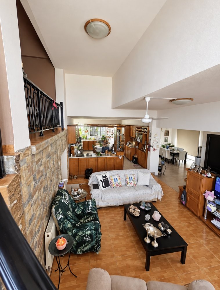 5 bedrooms Villa in Dromolaxia, Larnaka, Cyprus No. 62585