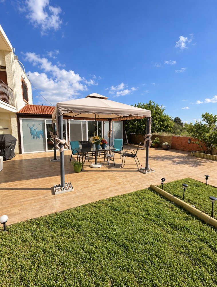 5 bedrooms Villa in Dromolaxia, Larnaka, Cyprus No. 62585