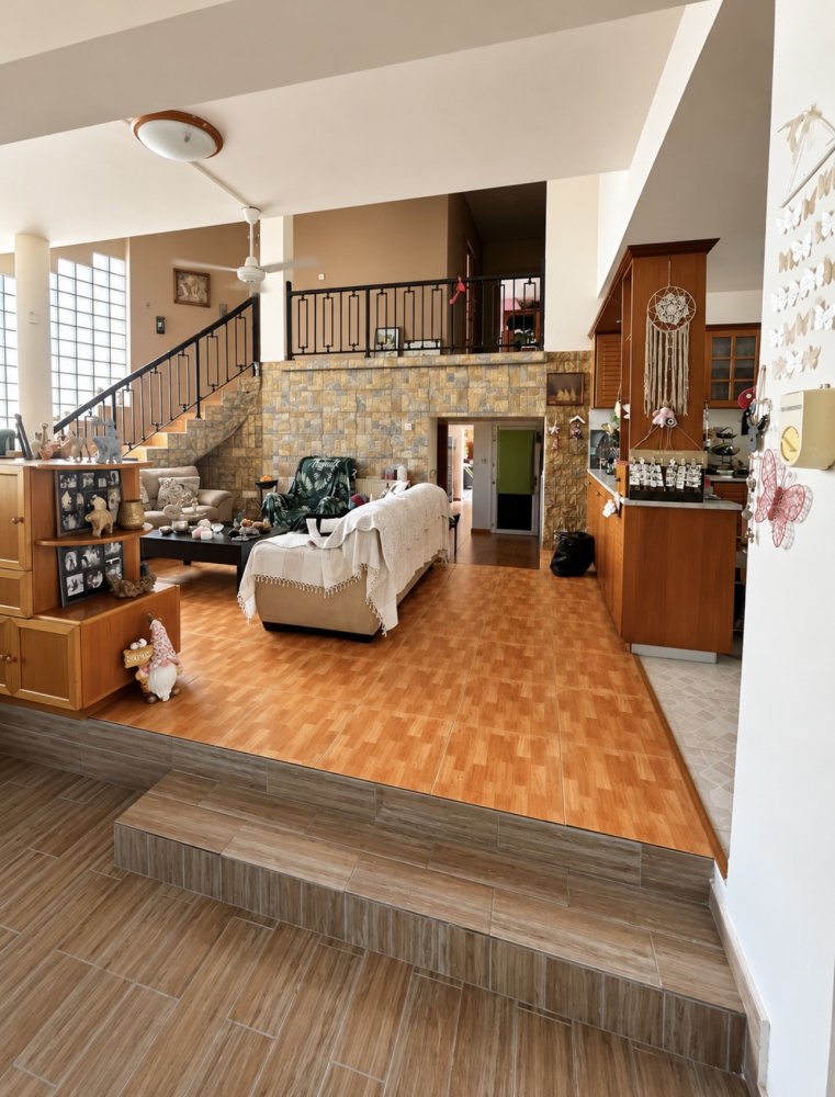 5 bedrooms Villa in Dromolaxia, Larnaka, Cyprus No. 62585