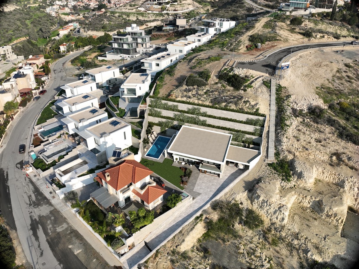 3 bedrooms Villa in Agios Tychonas, Limassol, Cyprus No. 61888