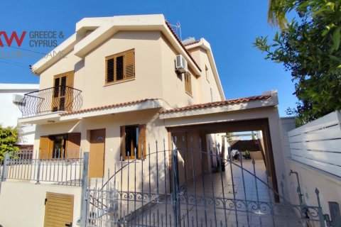 Вилла с 4 спальнями в Лакатамия, Никосия, Кипр № 51254