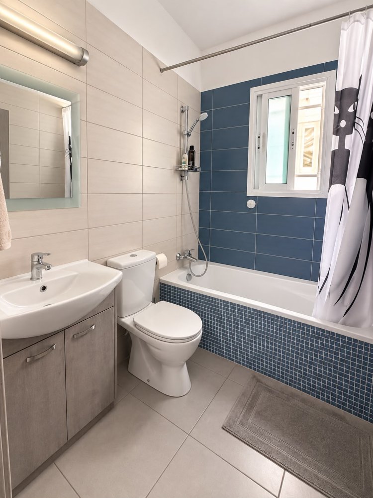 2 bedrooms Apartment in Germasogeia, Limassol, Cyprus No. 62178