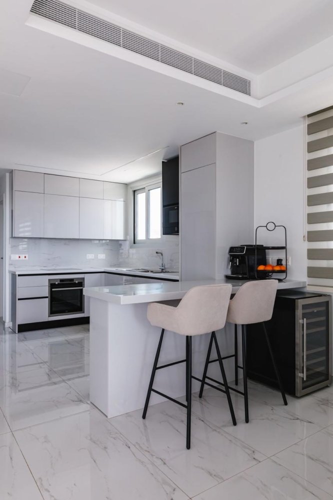 3 bedrooms Apartment in Mesa Geitonia, Limassol, Cyprus No. 62375