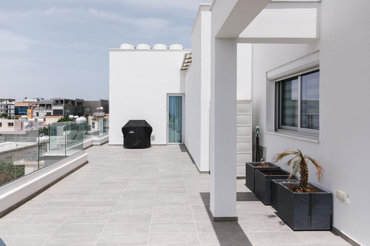 3 bedrooms Apartment in Mesa Geitonia, Limassol, Cyprus No. 62375