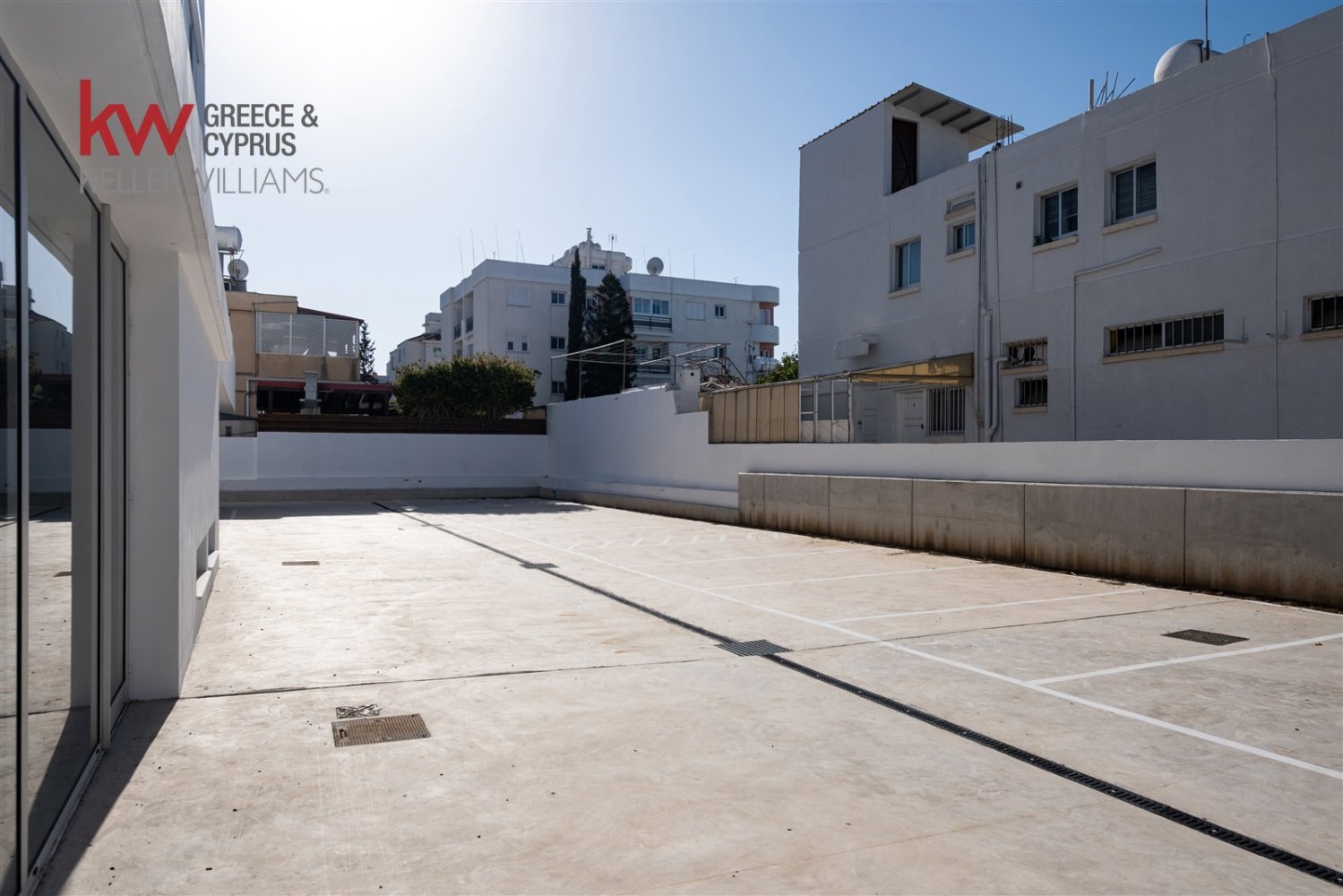 85m2 Shop in Strovolos, Nicosia, Cyprus No. 60303