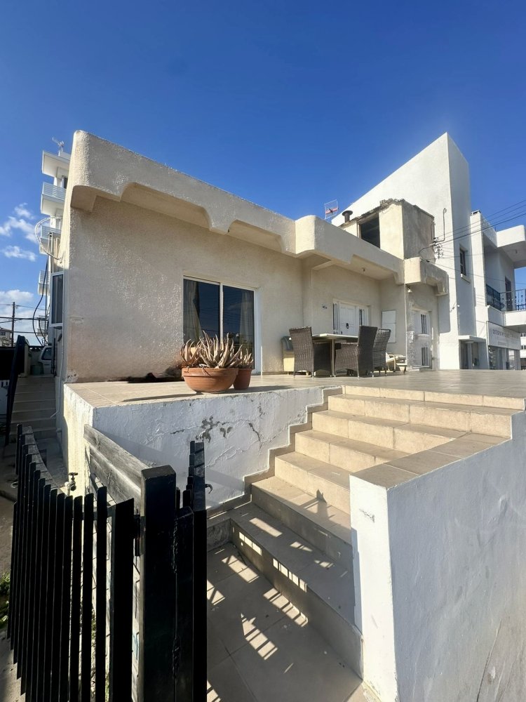 335m2 Terreno en Larnaca, Larnaka, Chipre No. 61377