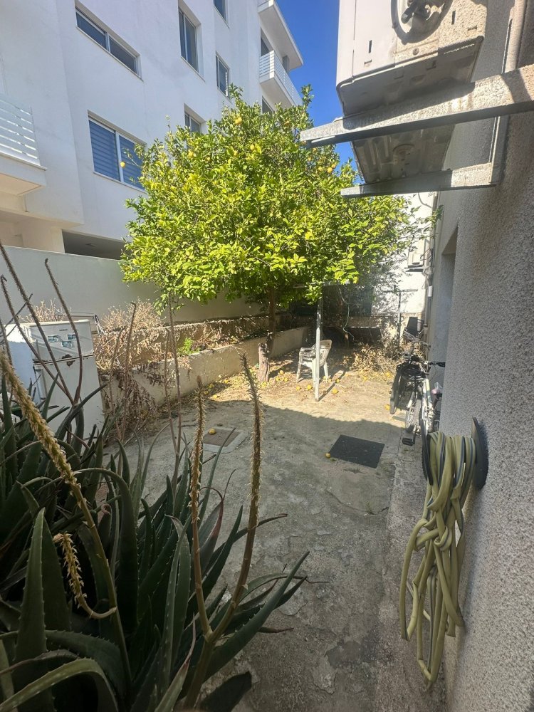 335m2 Terreno en Larnaca, Larnaka, Chipre No. 61377
