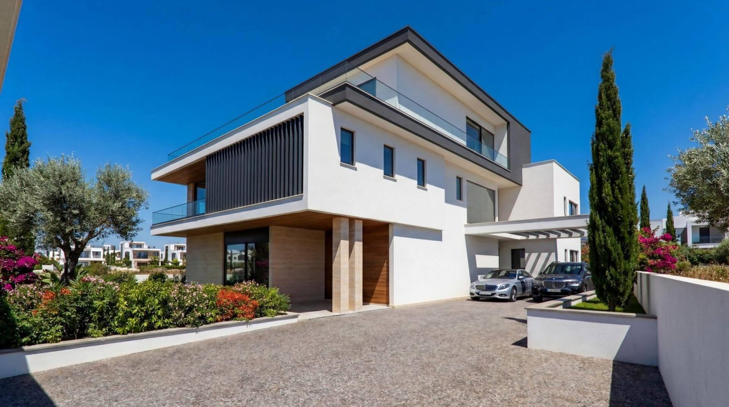 7 bedrooms Villa in Limassol, Cyprus No. 64254