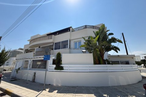 2 bedrooms Apartment in Livadia, Larnaka, Cyprus No. 58851