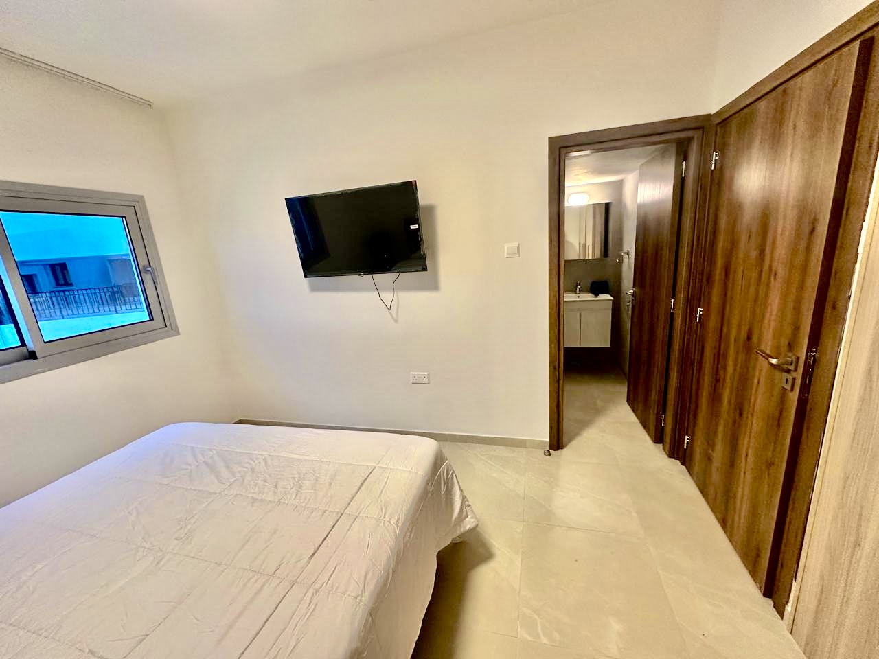 2 bedrooms Apartment in Larnaca, Larnaka, Cyprus No. 61429