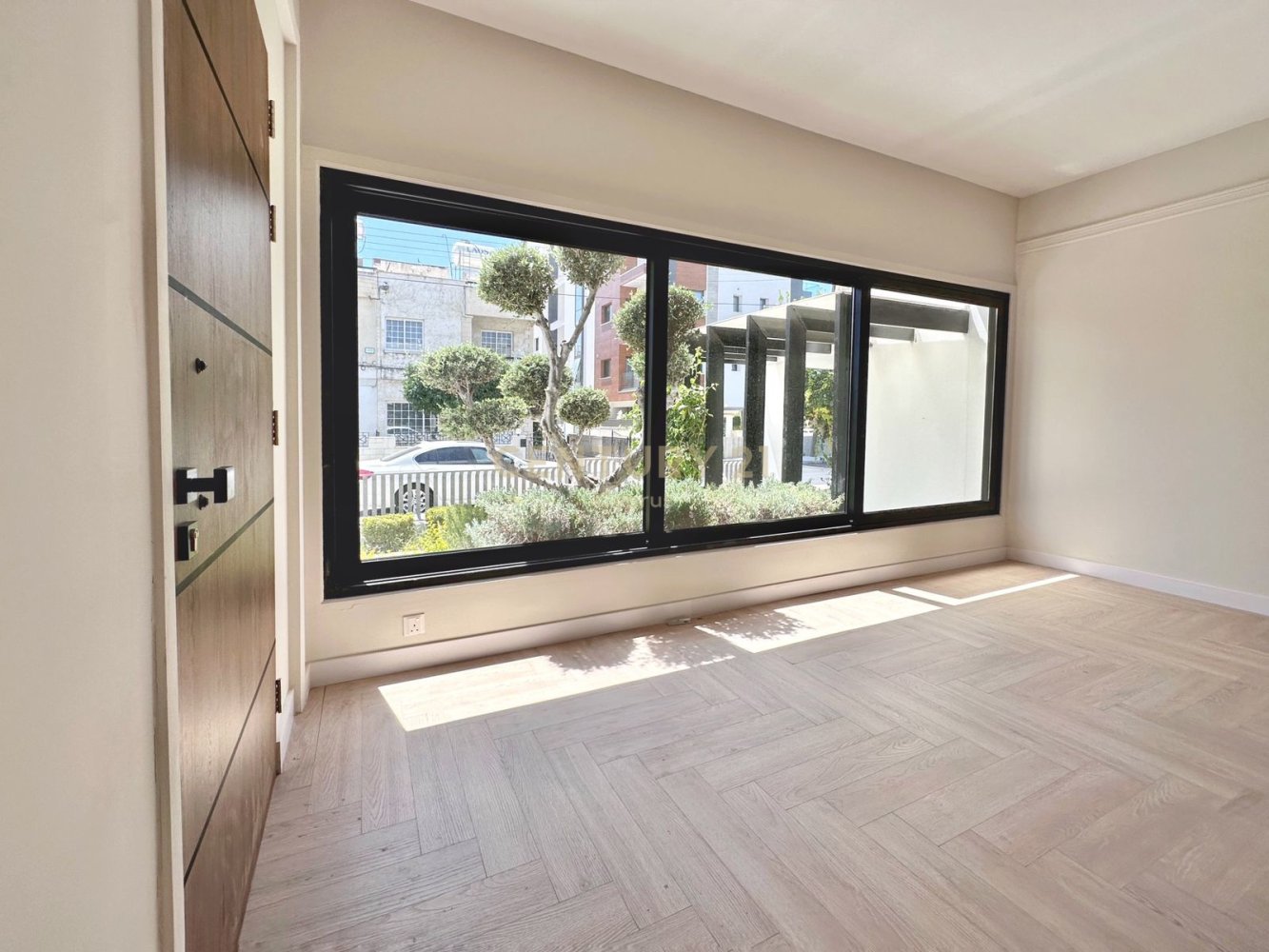 210m2 Oficina en Germasogeia, Limassol, Chipre No. 58889
