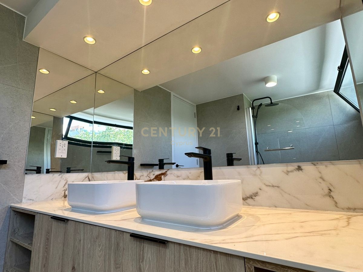 210m2 Oficina en Germasogeia, Limassol, Chipre No. 58889