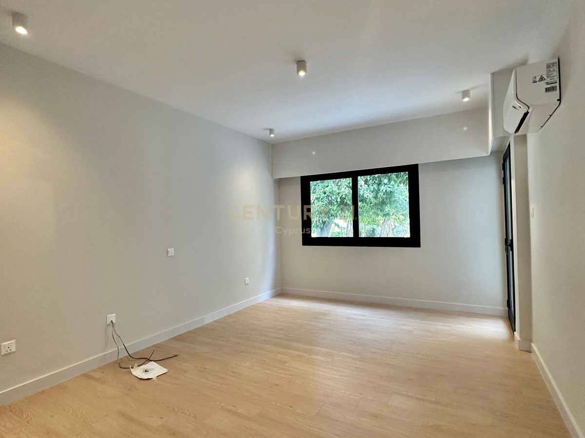 210m2 Oficina en Germasogeia, Limassol, Chipre No. 58889