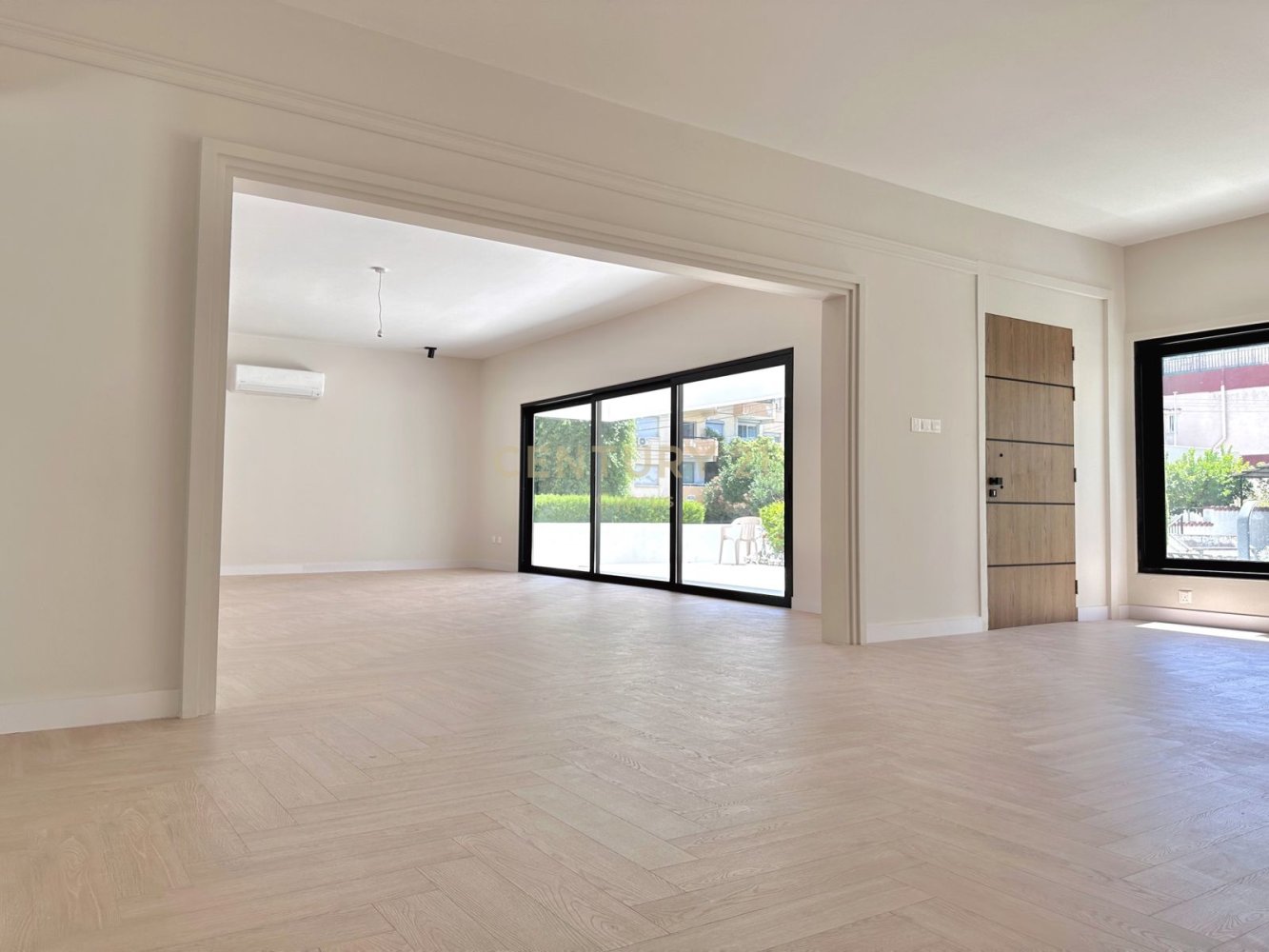 210m2 Oficina en Germasogeia, Limassol, Chipre No. 58889