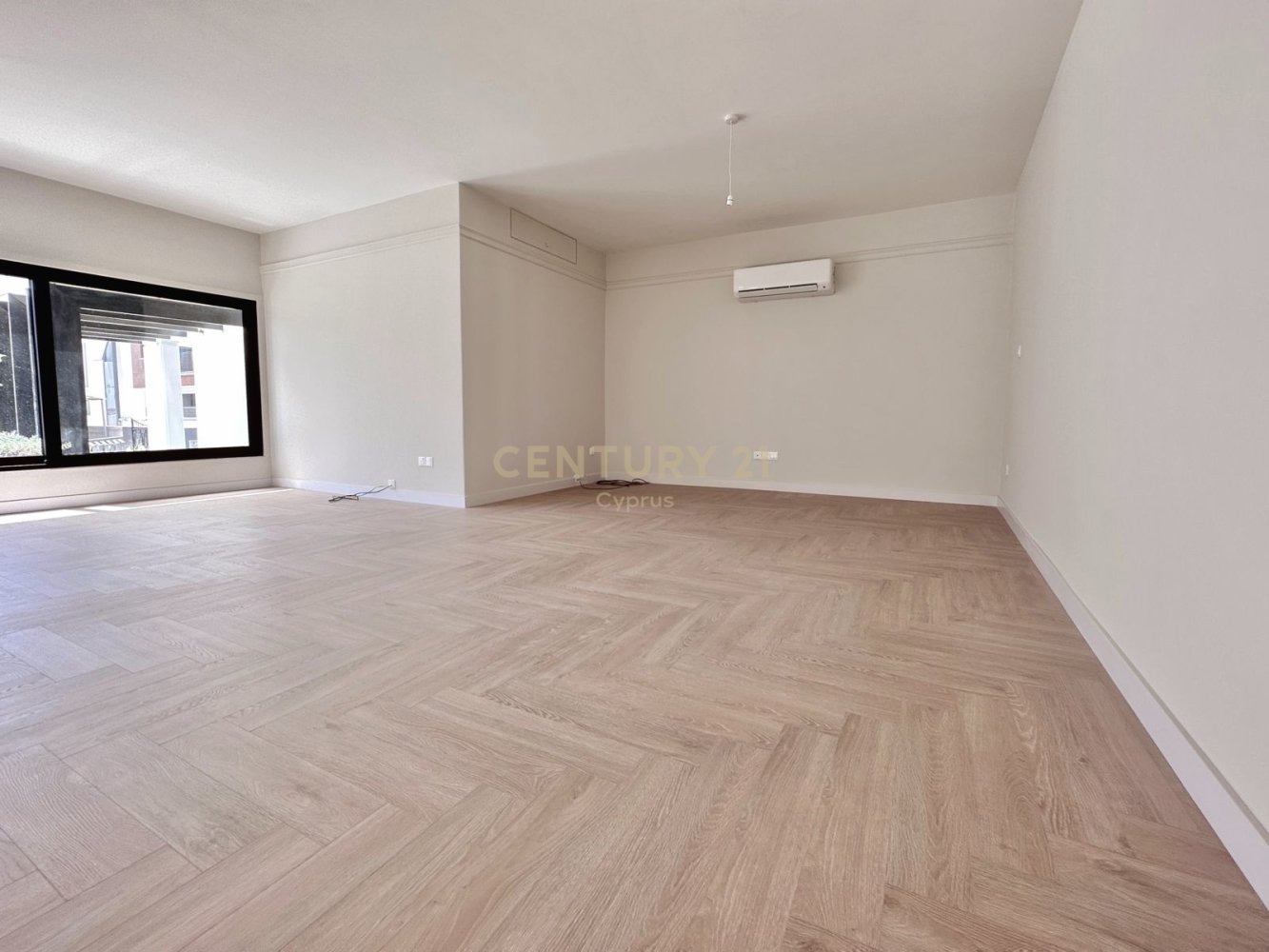 210m2 Oficina en Germasogeia, Limassol, Chipre No. 58889