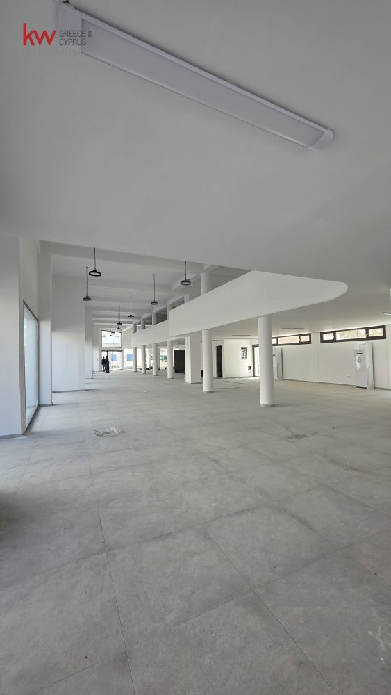 750m2 Local comercial en Strovolos, Nicosia, Chipre No. 50561