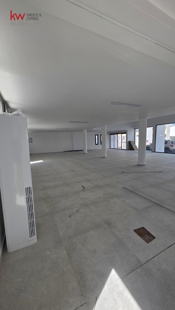 750m2 Local comercial en Strovolos, Nicosia, Chipre No. 50561