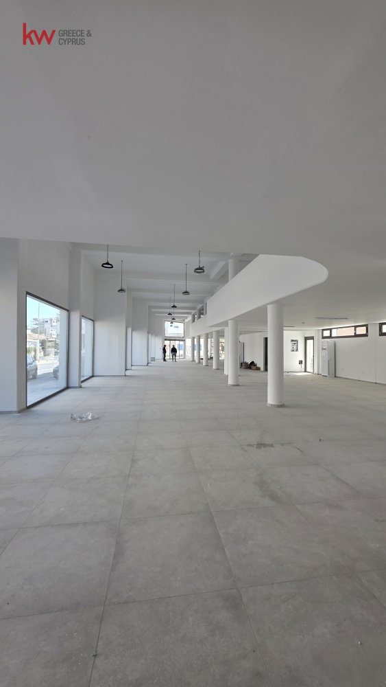 750m2 Local comercial en Strovolos, Nicosia, Chipre No. 50561