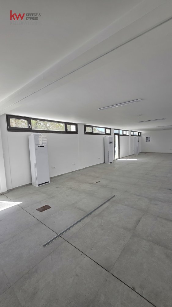 750m2 Local comercial en Strovolos, Nicosia, Chipre No. 50561
