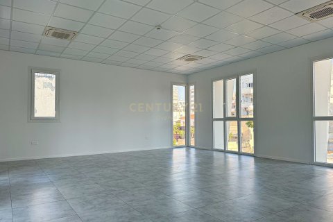 Коммерческая недвижимость 750м2 в Лимассол, Лимасол, Кипр № 58993