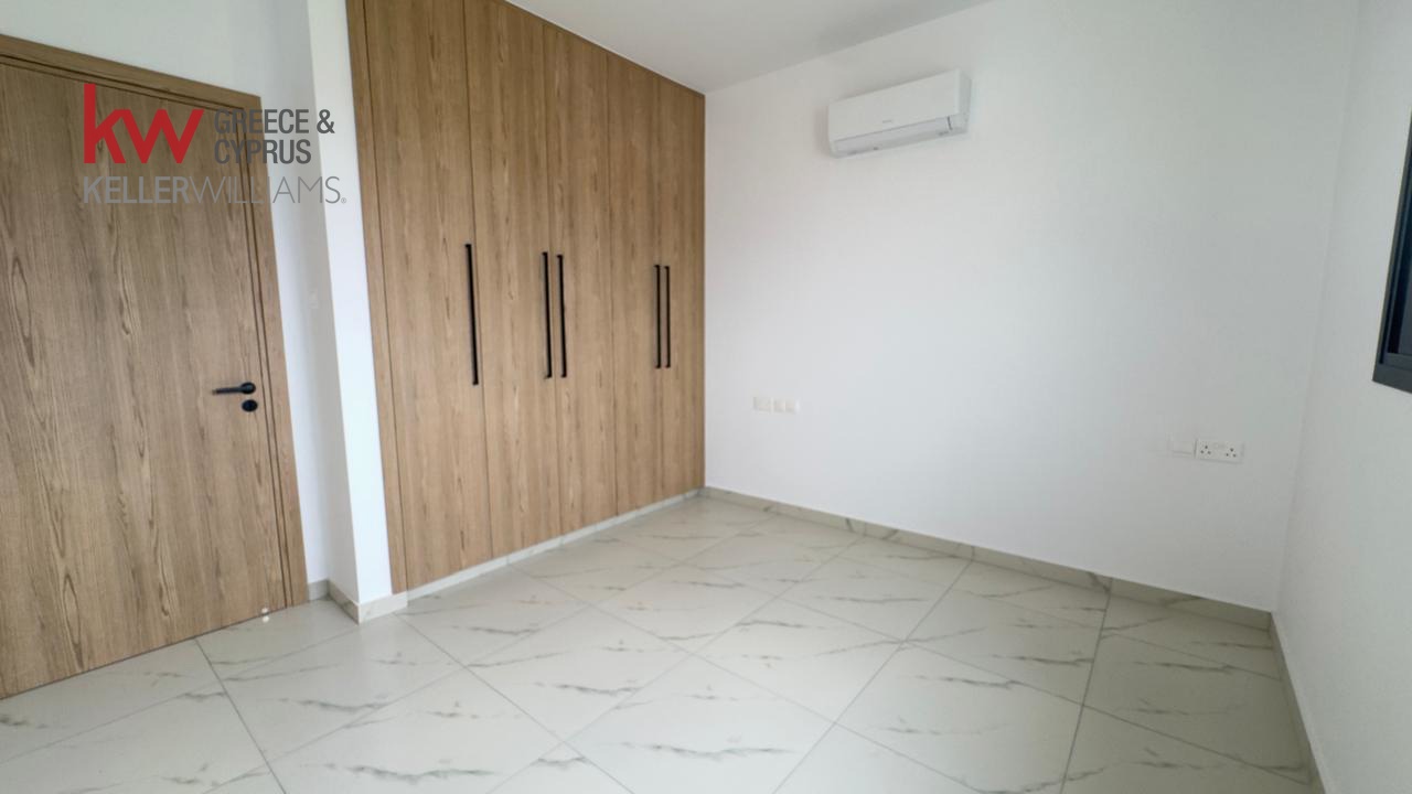 2 bedrooms Apartment in Larnaca, Larnaka, Cyprus No. 39678