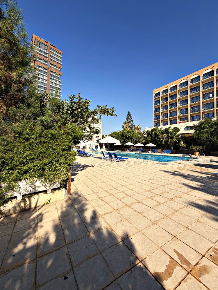 3 bedrooms Apartment in Agios Tychonas, Limassol, Cyprus No. 61093
