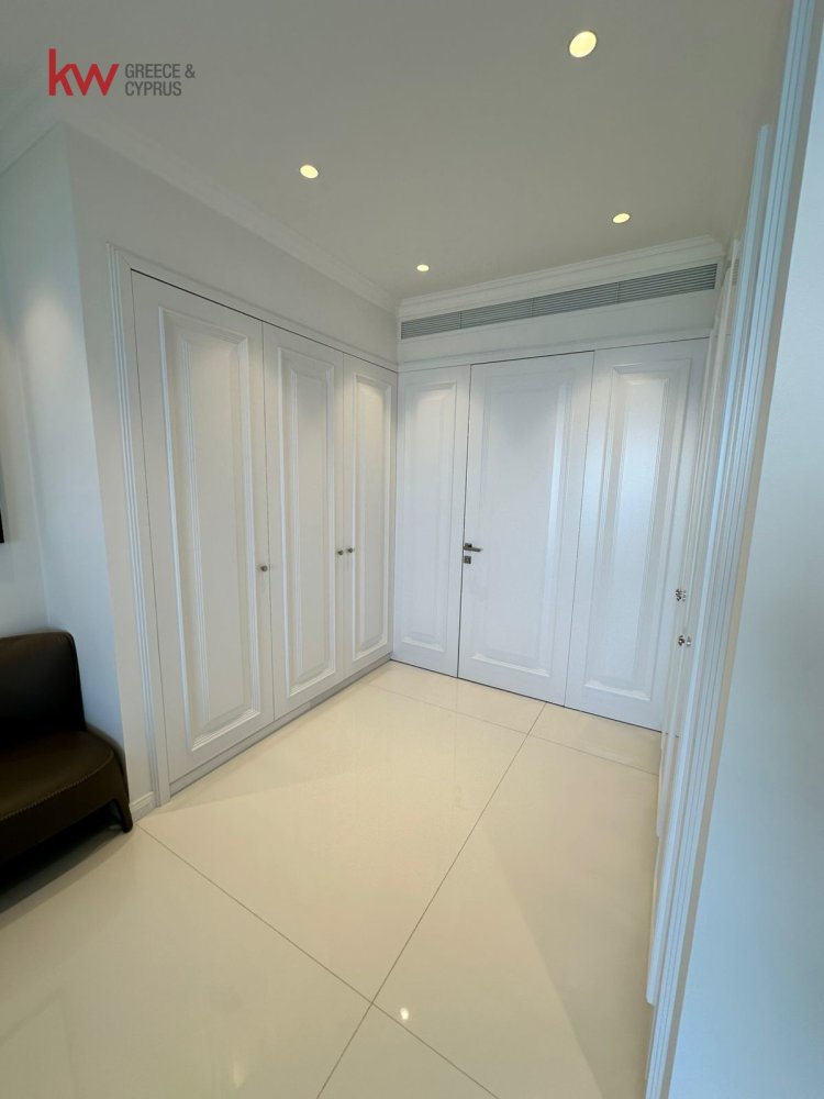 3 bedrooms Apartment in Larnaca, Larnaka, Cyprus No. 39966