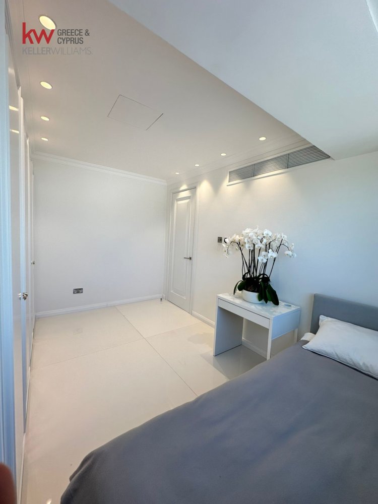 3 bedrooms Apartment in Larnaca, Larnaka, Cyprus No. 39966