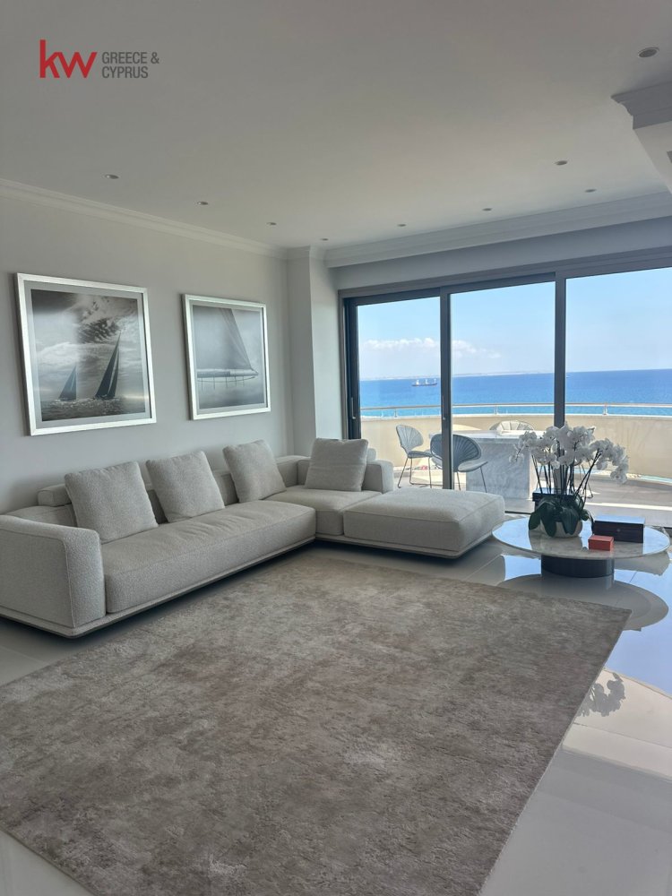 3 bedrooms Apartment in Larnaca, Larnaka, Cyprus No. 39966