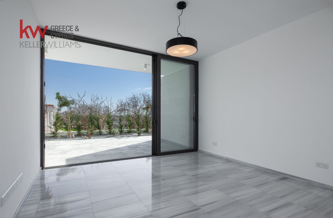 4 bedrooms Villa in Paphos, Cyprus No. 61909