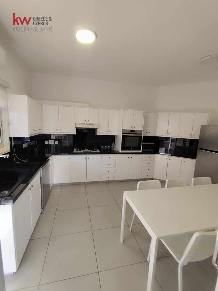 3 chambres Maison de Ville à Larnaca, Larnaka, Chypre No. 39923