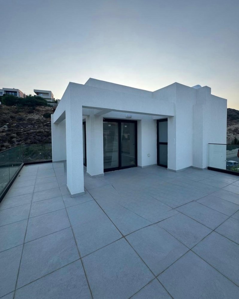 4 bedrooms Villa in Agios Athanasios, Limassol, Cyprus No. 61886