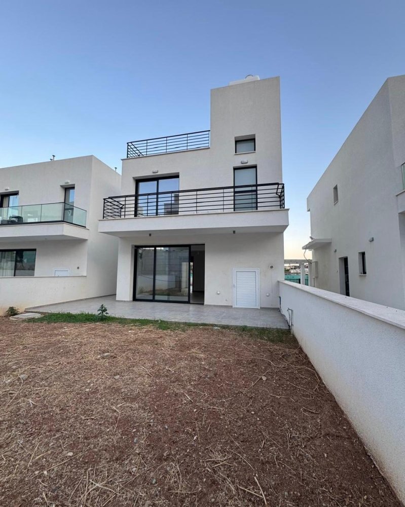 3 bedrooms Villa in Agios Athanasios, Limassol, Cyprus No. 61891