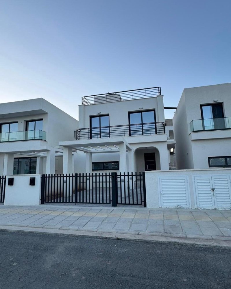 3 bedrooms Villa in Agios Athanasios, Limassol, Cyprus No. 61891