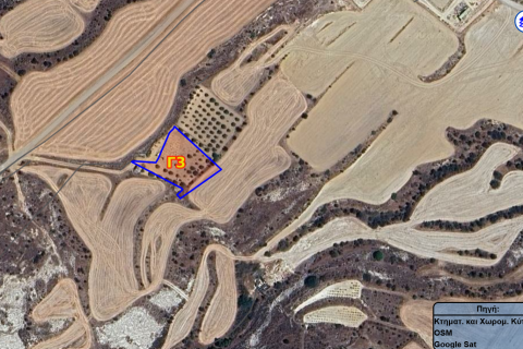 1810m2 Land in Pera, Nicosia, Cyprus No. 61393