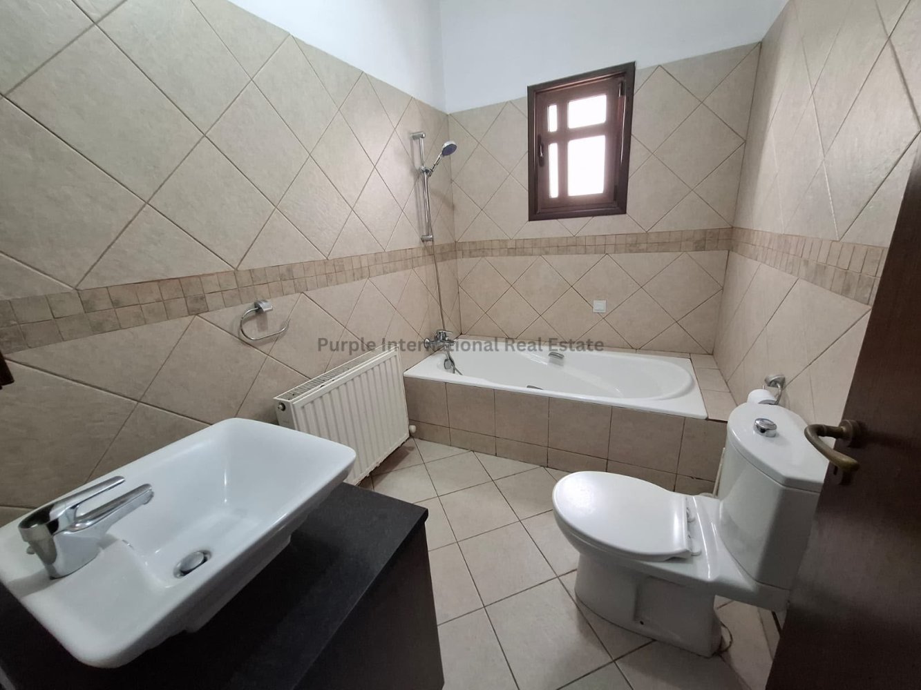 5 bedrooms Villa in Aradippou, Larnaka, Cyprus No. 58844