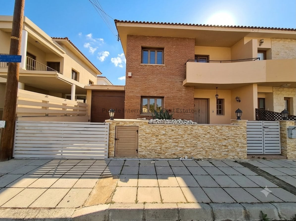 5 bedrooms Villa in Aradippou, Larnaka, Cyprus No. 58844