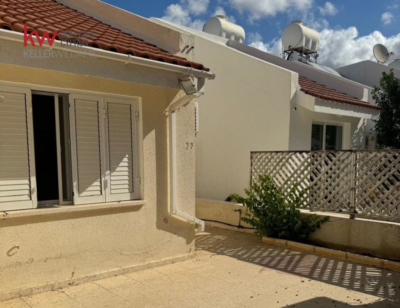 2 bedrooms Bungalow in Chloraka, Paphos, Cyprus No. 61134