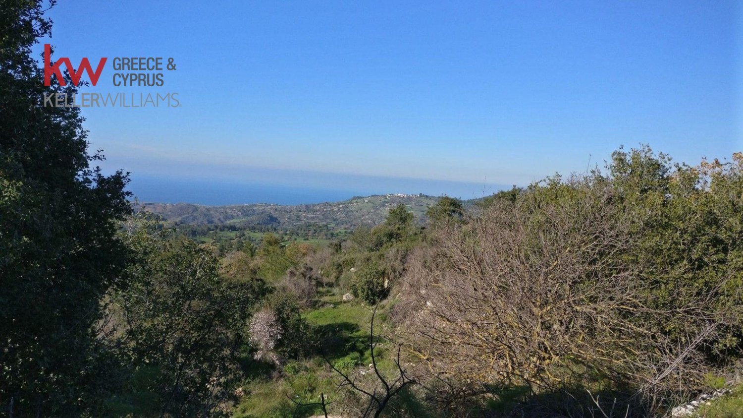 883m2 Terreno en Lysos, Paphos, Chipre No. 60801