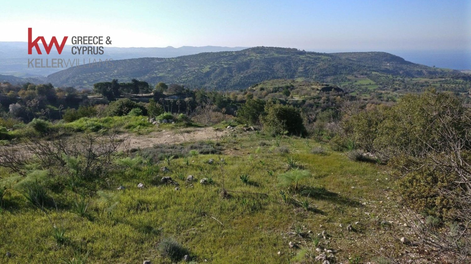883m2 Terreno en Lysos, Paphos, Chipre No. 60801