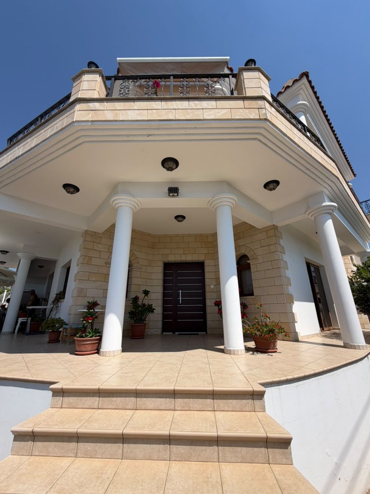 7 bedrooms Villa in Empa, Paphos, Cyprus No. 65494